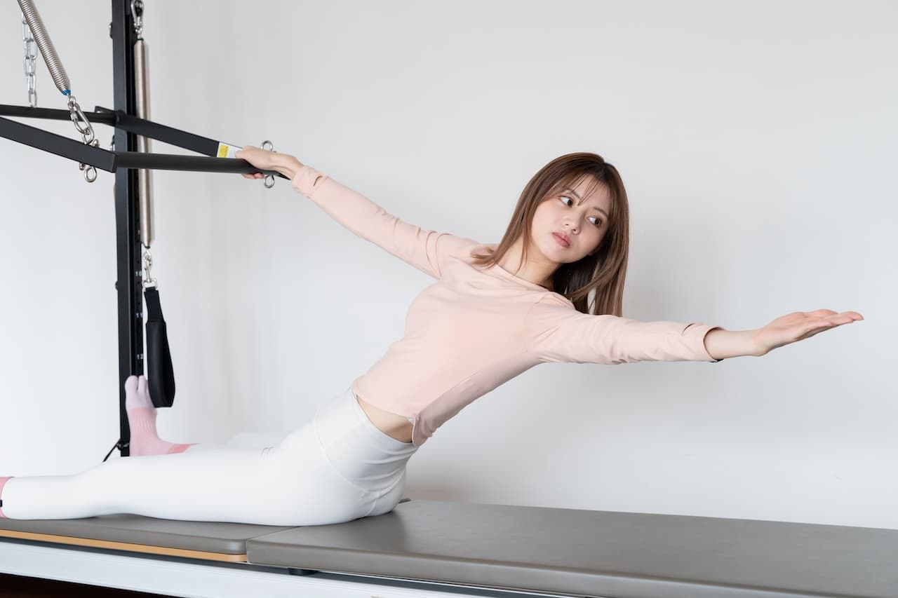 ピラティスインストラクターに資格は必要?